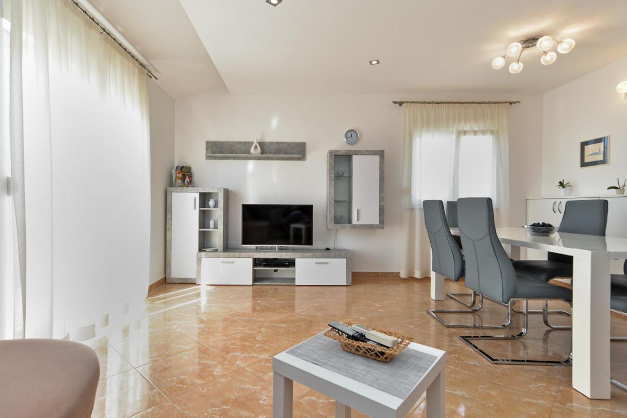 Apartment Patricia 1756 Pula Exterior photo